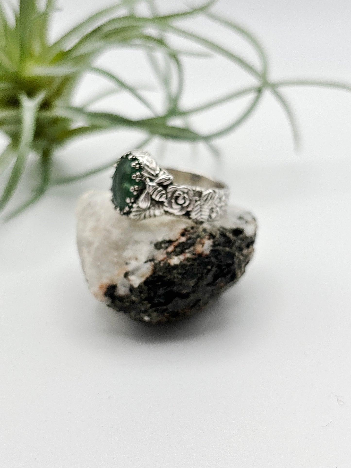 Green Amethyst Honey Bee Ring