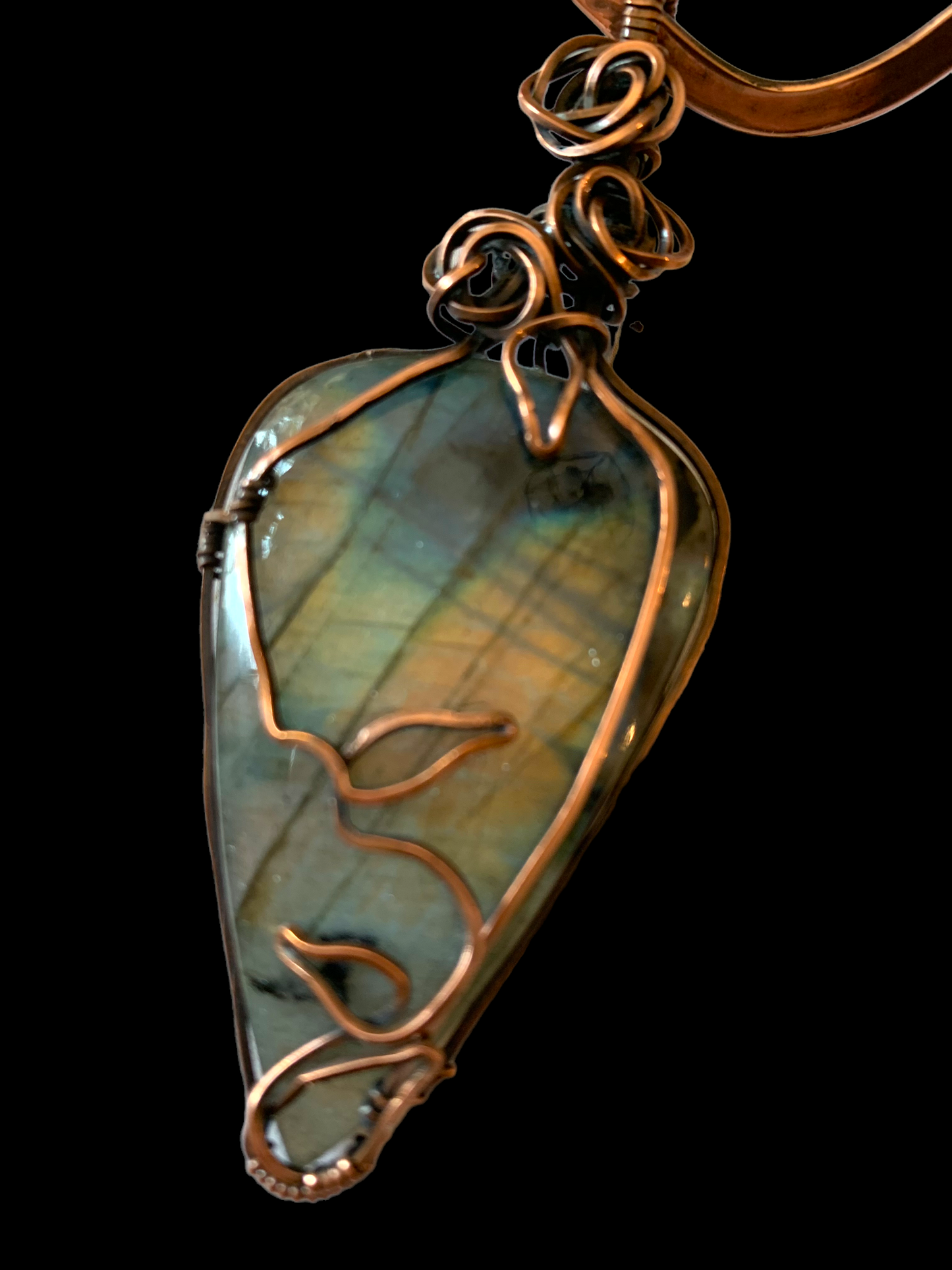 Rose vine Labradorite pendant