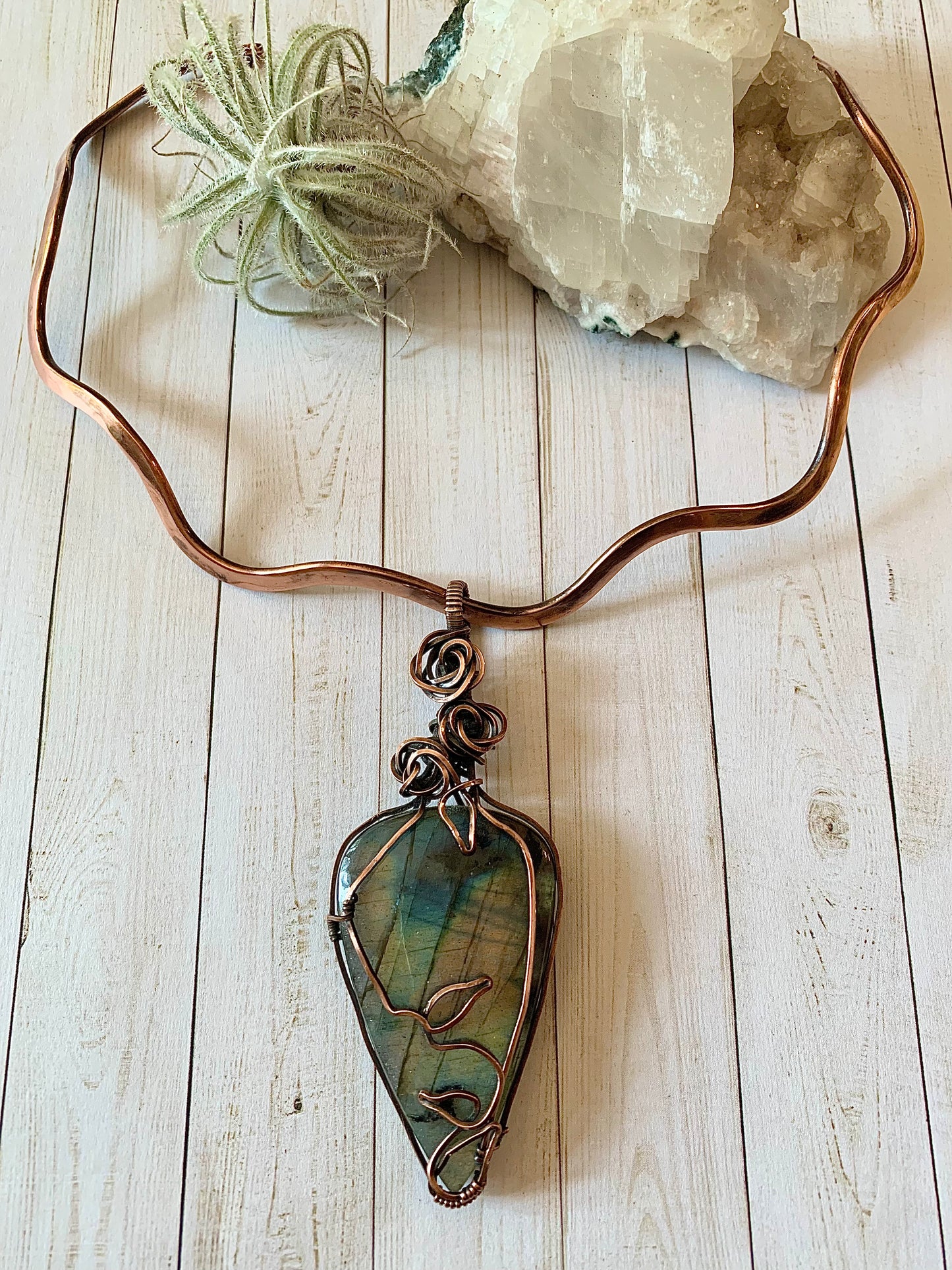 Rose vine Labradorite pendant